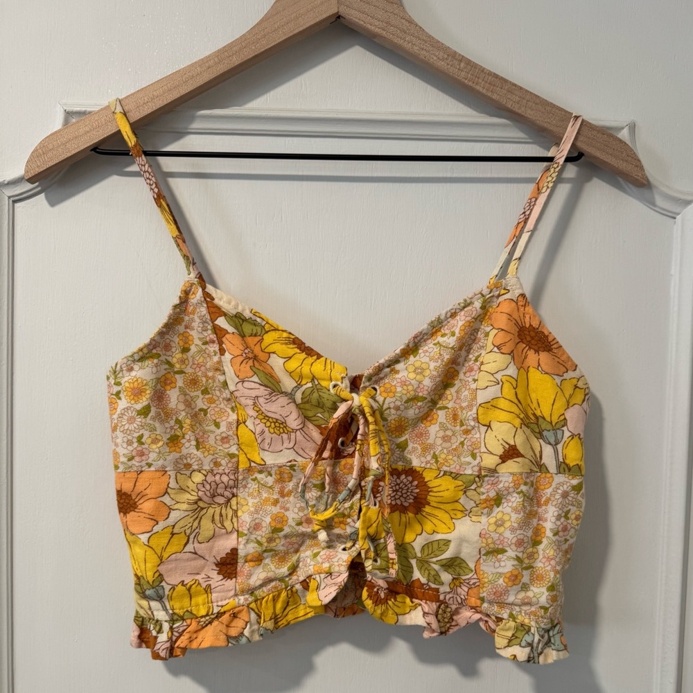 American Eagle Floral Cropped Tank Top w/Ruffle Straps & Tie-Front Summer Top
XS